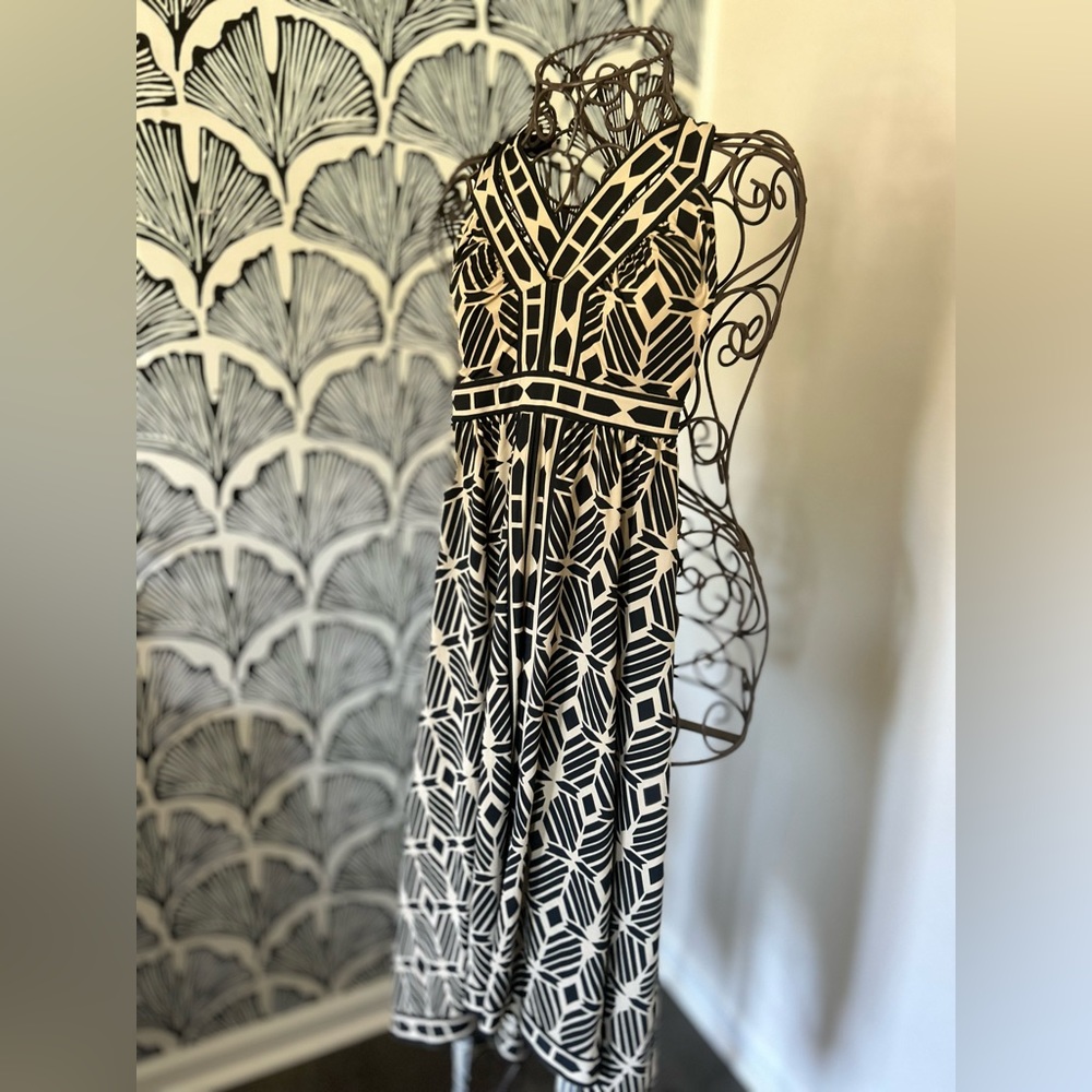 NWT - INC Tribal Tiles Dress - black & tan - built in bra - petite small